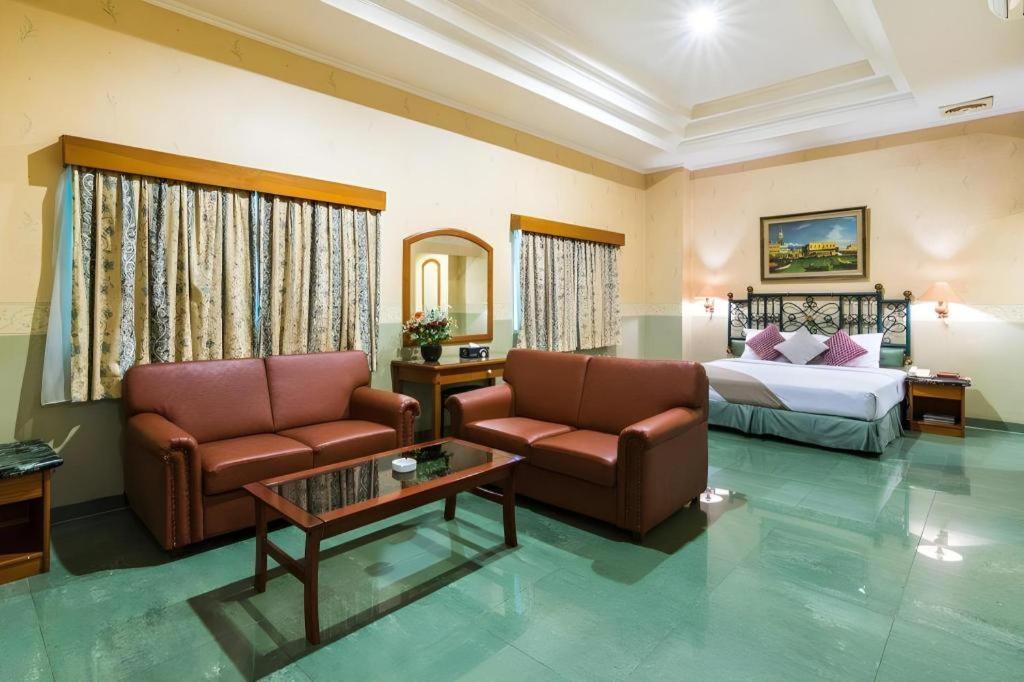 Classic Hotel Jakarta Exterior foto